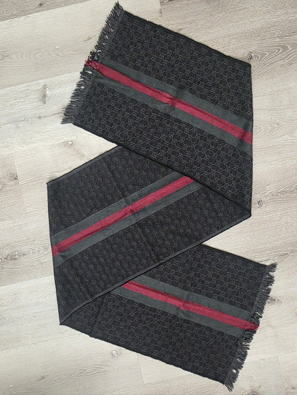 Auth ๐ Gucci GG Supreme Wool Stole โ๏ธ๐ - Picture 8 of 10